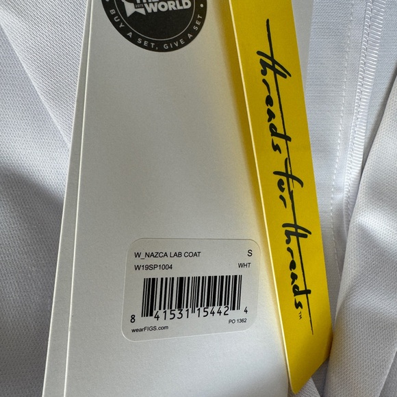 COPY - Figs The modern lab coat - Picture 2 of 2